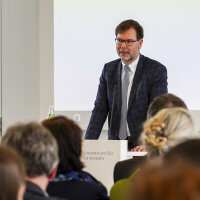 Ministerialdirektor Thomas Gloßner bei der Laudation